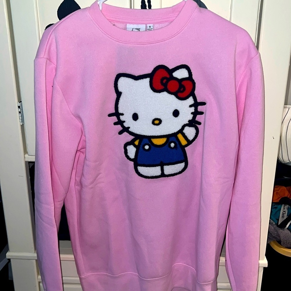 Helly Kitty Pink Crew Neck Sweatshirt with Terry cloth embroidery Small - Picture 2 of 5